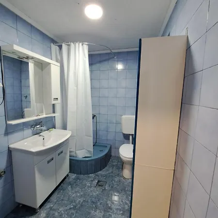 Vikend Kuca Mira شقة